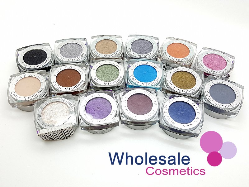32 x L'Oreal Color Infallible Eyes 24Hr Powder Eyeshadow - ASSORTED +24 FREE Testers